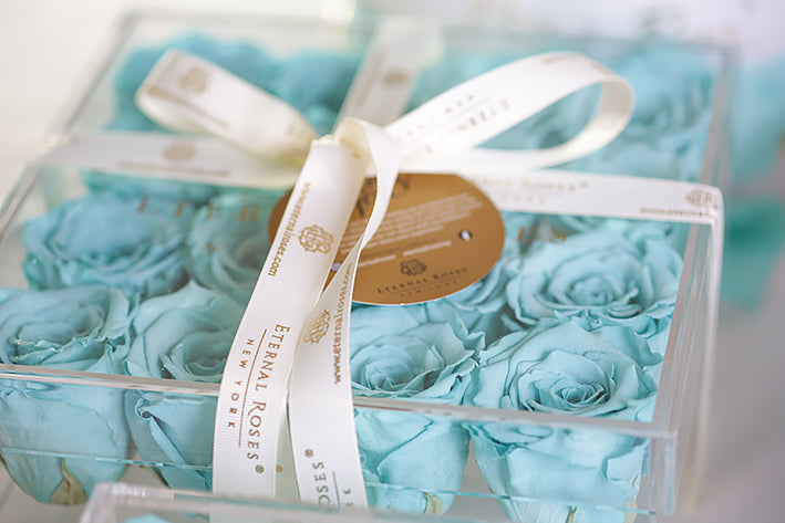 Eternal Roses Madison Sixteen Rose Gift Box - Eternal Roses CA