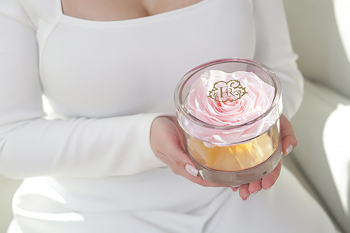 Eternal Roses Madison Round Acrylic Gift Box - Eternal Roses CA