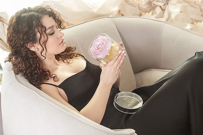 Eternal Roses Madison Round Acrylic Gift Box - Eternal Roses CA