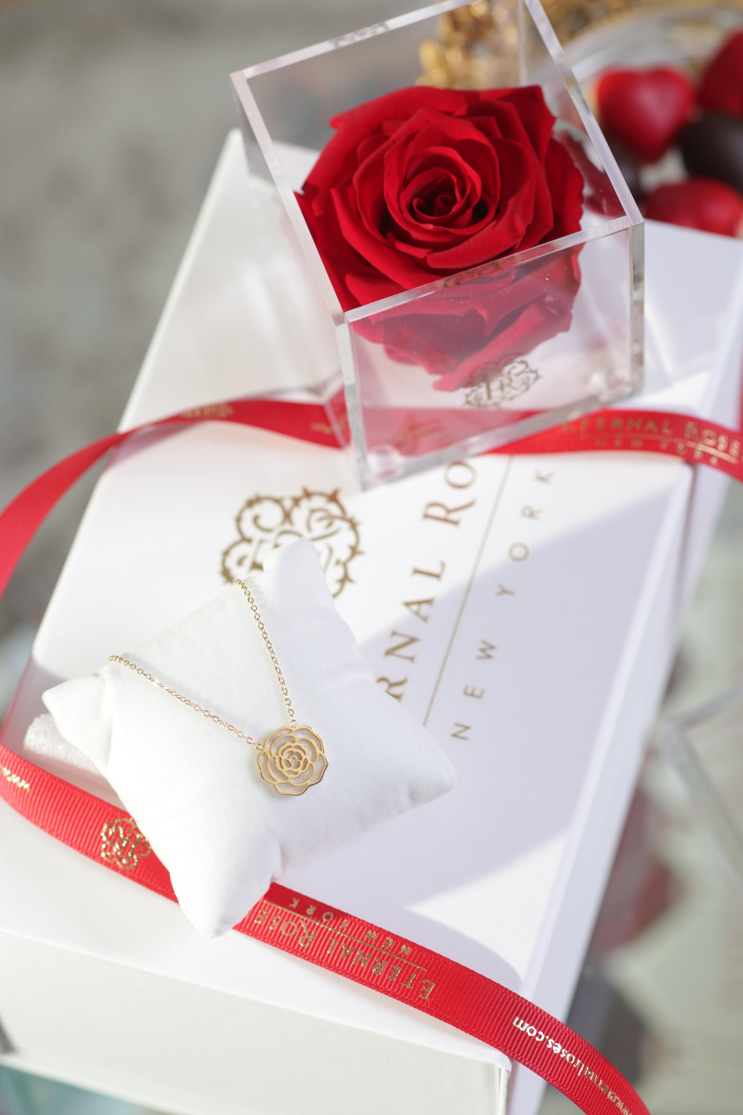 Valentine's Day Eternal Rose gift box - Special Edition